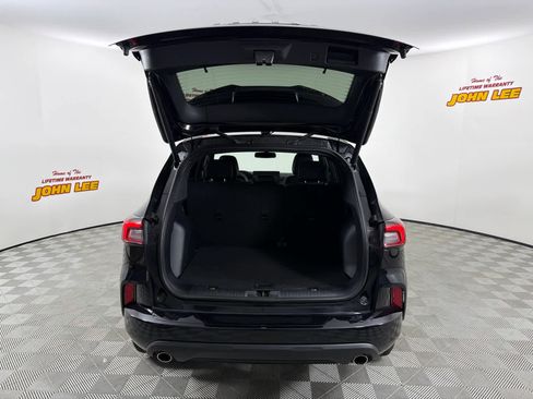 Used 2023 Ford Escape ST-Line Elite AWD/4WD image 5