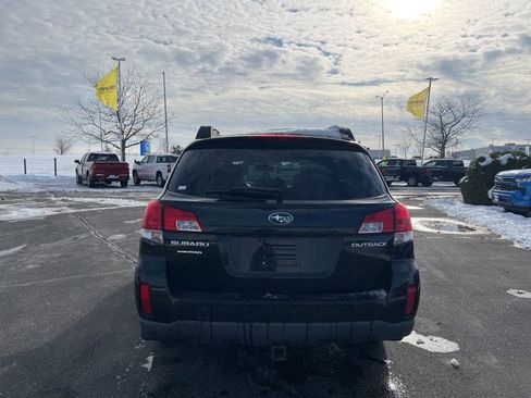 Used 2010 Subaru Outback 2.5i Limited image 4