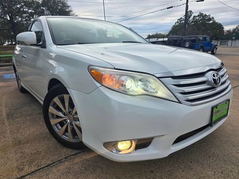 Used 2011 Toyota Avalon Limited image 56