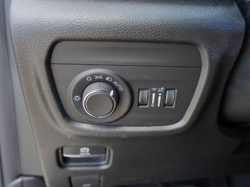 Used 2021 Jeep Grand Cherokee L Laredo image 19