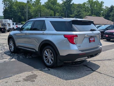 Certified 2023 Ford Explorer XLT w/ Equipment Group 202A AWD/4WD image 5