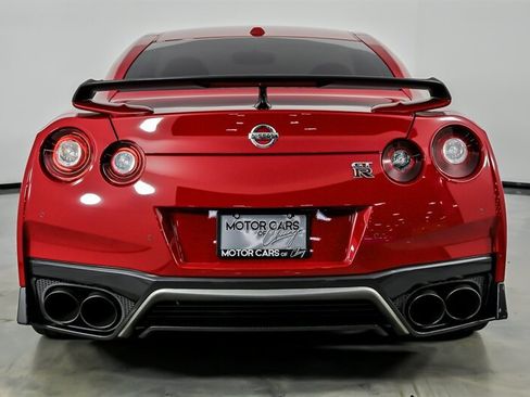 Used 2018 Nissan GT-R Premium AWD/4WD image 11