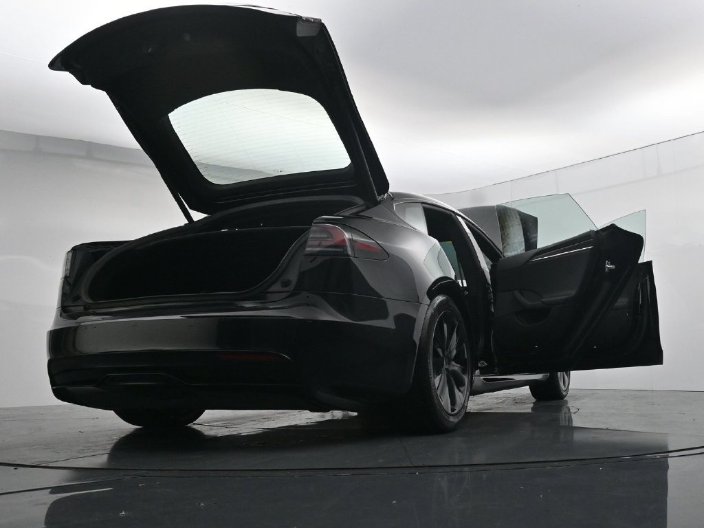 Used 2022 Tesla Model S AWD/4WD image 45