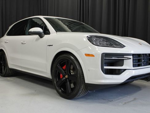 New 2026 Porsche Cayenne S AWD/4WD image 10