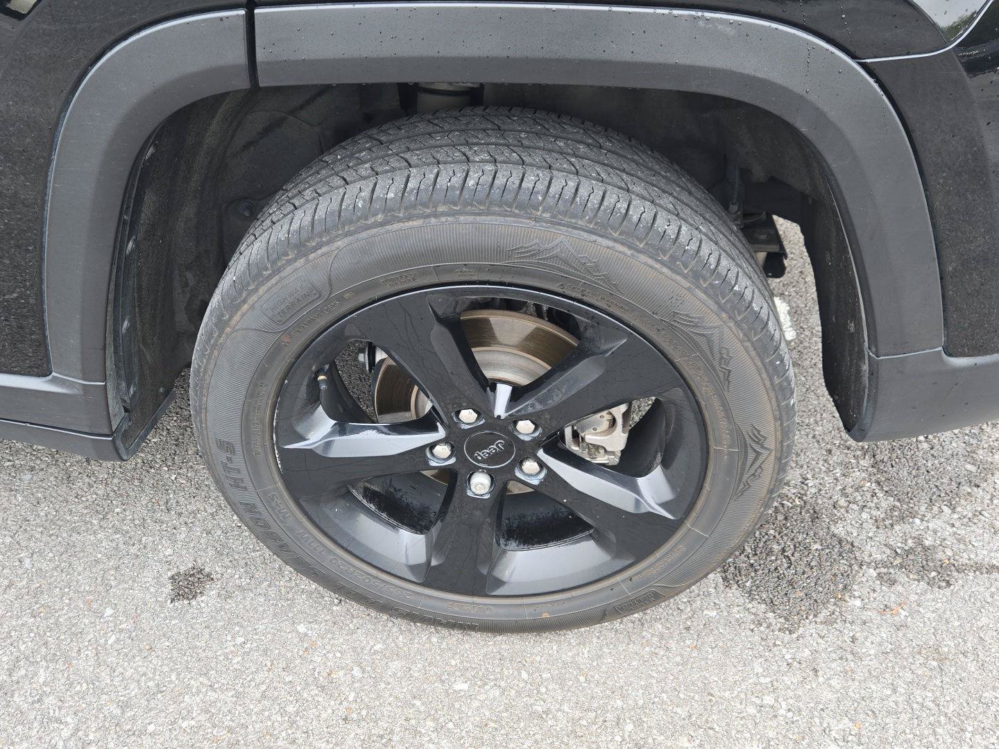 Used 2023 Jeep Grand Cherokee Altitude AWD/4WD image 11