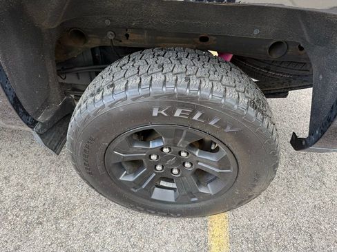 Used 2019 Chevrolet Silverado 1500 LT w/ All Star Edition image 38