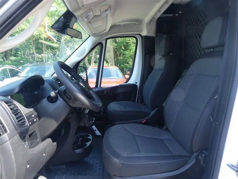 Used 2025 RAM ProMaster 2500 w/ U-Haul Equipment Group FWD image 19
