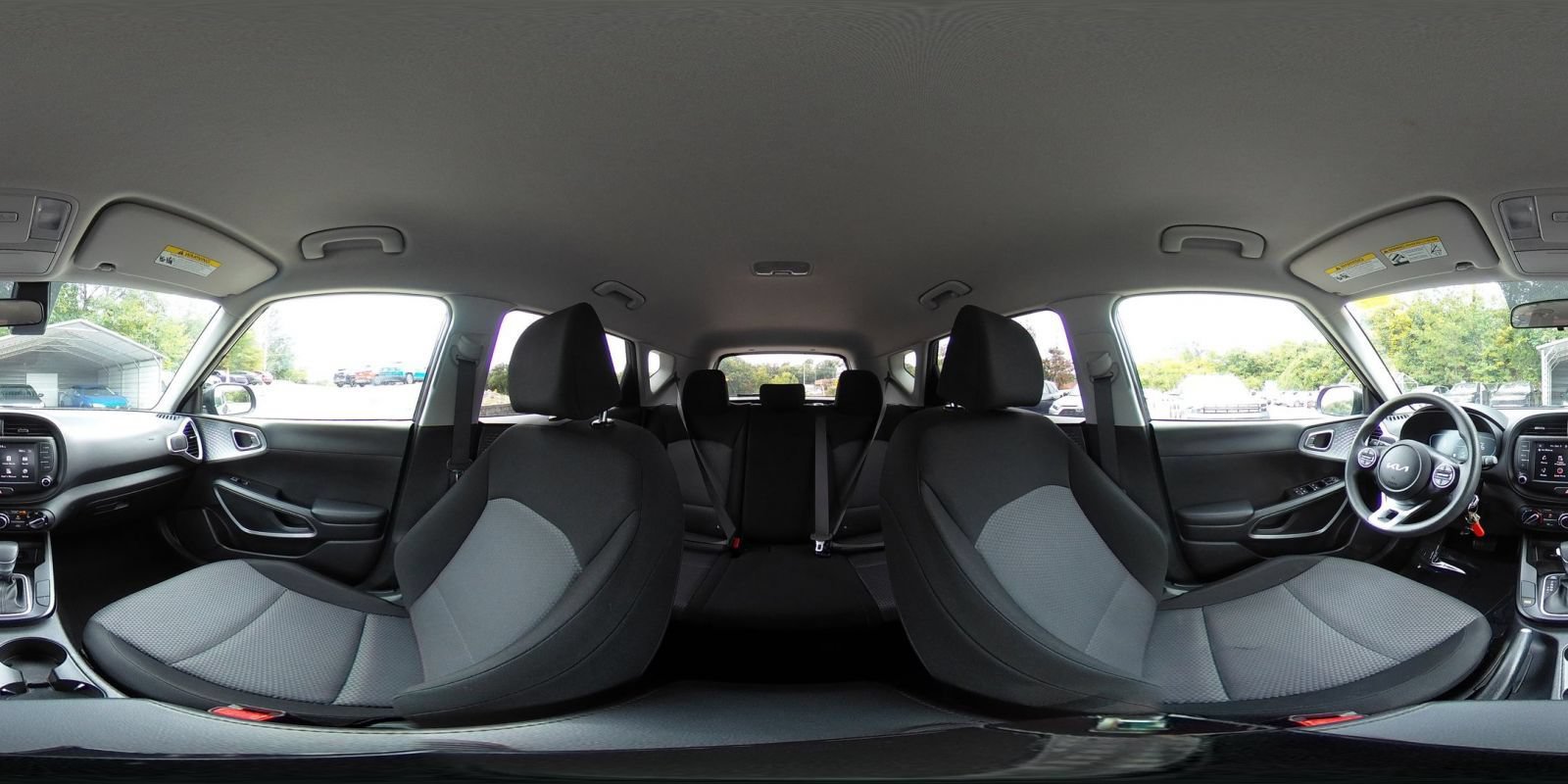 Used 2025 Kia Soul LX w/ LX Technology Package FWD image 38