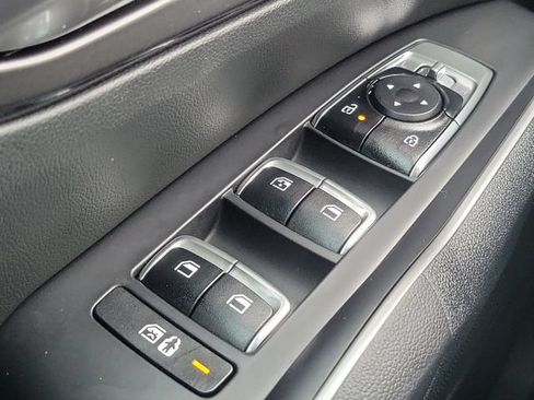 Used 2025 Kia Sorento S w/ Panoramic Sunroof Package FWD image 24