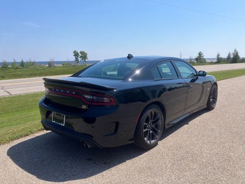 Used 2023 Dodge Charger Scat Pack w/ Plus Group RWD image 3