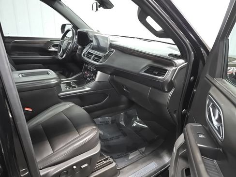 Used 2021 Chevrolet Tahoe Z71 w/ Z71 Signature Package AWD/4WD image 19