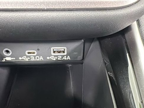 Certified 2025 Subaru Outback Premium image 32