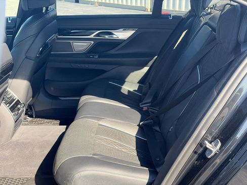 Used 2022 BMW 750i xDrive w/ Executive Package AWD/4WD image 10