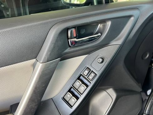 Used 2018 Subaru Forester 2.5i Limited AWD/4WD image 12