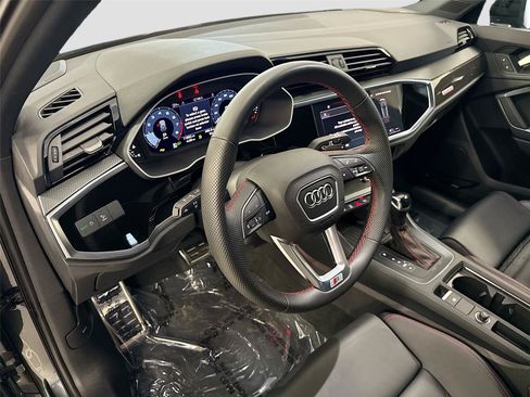 Used 2025 Audi Q3 2.0T Premium Plus w/ Premium Plus Package AWD/4WD image 9