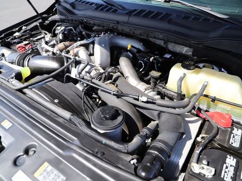 Used 2022 Ford F350 Platinum image 4