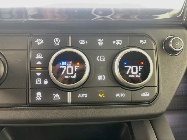 New 2026 Land Rover Defender 110 X-Dynamic SE AWD/4WD image 27