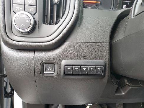 New 2025 GMC Sierra 3500 Pro w/ Convenience Package AWD/4WD image 26