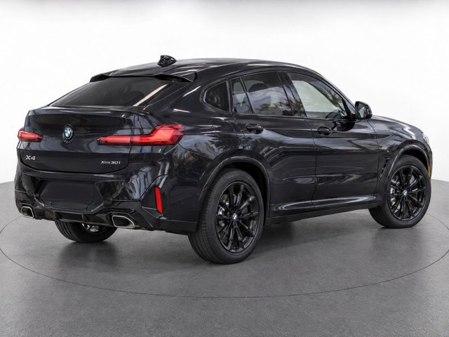 Certified 2025 BMW X4 xDrive30i w/ Premium Package AWD/4WD image 3