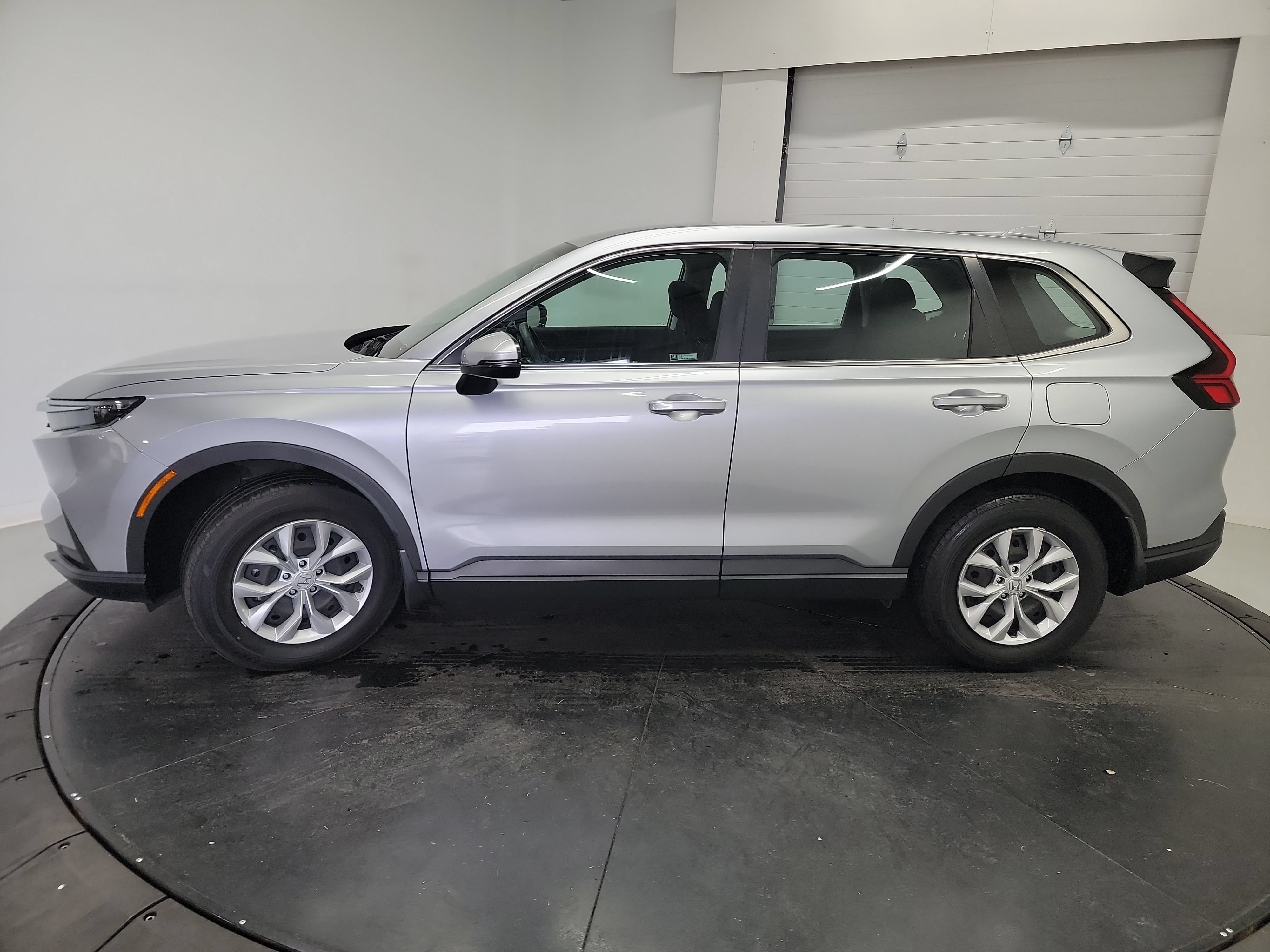 Used 2024 Honda CR-V LX image 5
