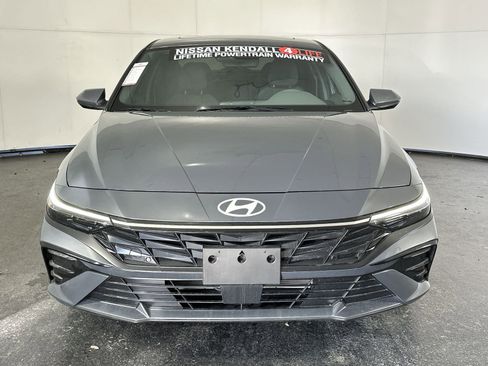 Used 2025 Hyundai Elantra SEL FWD image 3