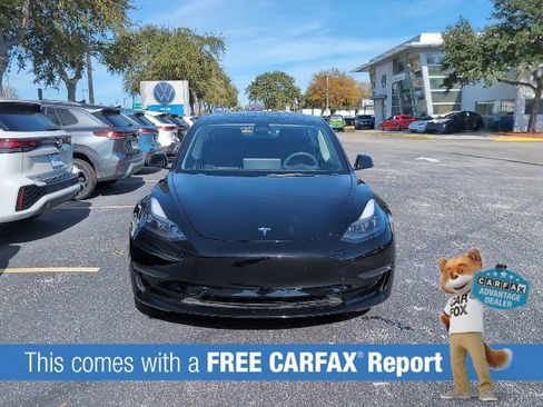 Used 2023 Tesla Model 3 Standard Range image 2