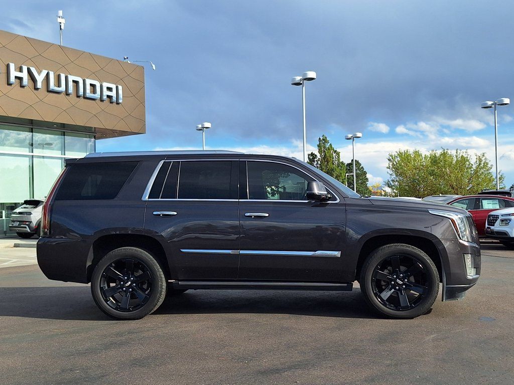Used 2016 Cadillac Escalade Platinum AWD/4WD image 2