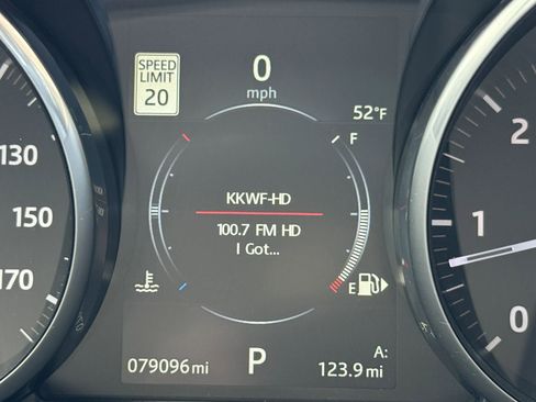 Used 2017 Land Rover Range Rover Sport HSE image 23