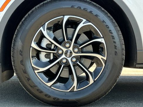 New 2026 Lincoln Nautilus Premier AWD/4WD image 25