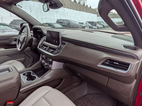 Used 2023 GMC Yukon SLT w/ SLT Premium Package image 29