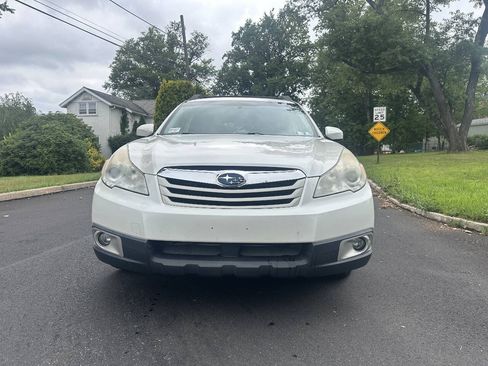 Used 2012 Subaru Outback 2.5i Premium w/ All-Weather Pkg AWD/4WD image 3