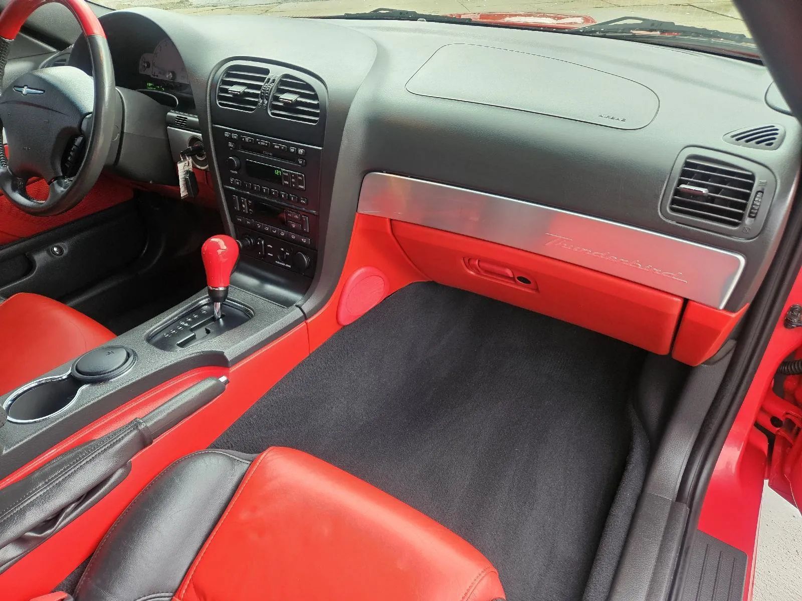 Used 2002 Ford Thunderbird RWD image 16