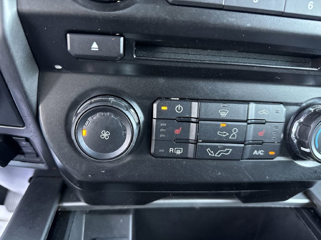 Used 2018 Ford F150 XLT w/ Equipment Group 302A Luxury AWD/4WD image 28
