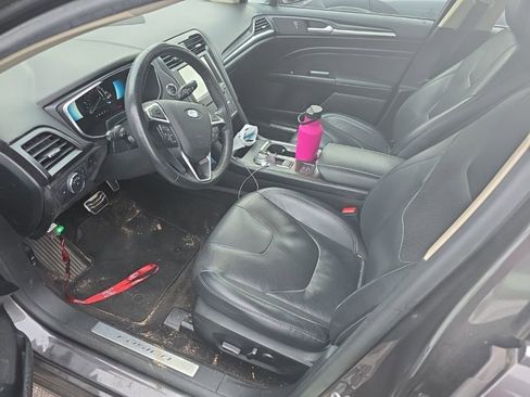 Used 2018 Ford Fusion Titanium image 5