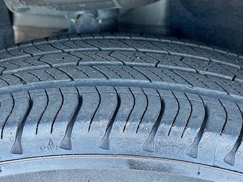 Used 2022 Chevrolet Equinox LS image 31