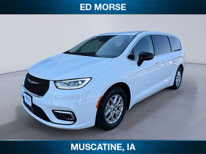 Used 2024 Chrysler Pacifica Touring-L