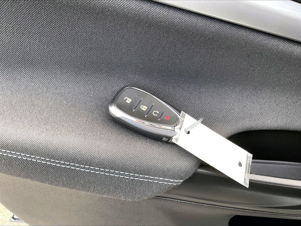 Used 2022 Chevrolet Bolt EUV LT w/ Driver Confidence Package FWD image 29