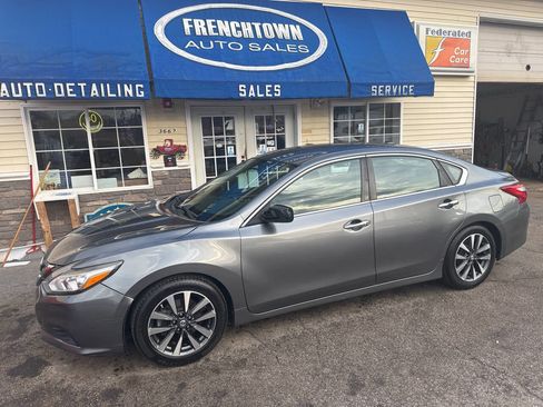 Used 2017 Nissan Altima 2.5 SV image 3