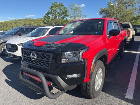 Used 2024 Nissan Frontier SV w/ Hardbody Edition image 2