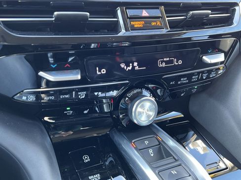 Used 2023 Acura MDX SH-AWD w/ Technology Package image 18