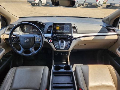 Used 2021 Honda Odyssey Touring image 3