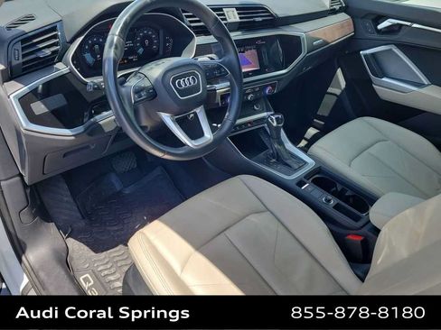Used 2022 Audi Q3 2.0T Premium w/ Convenience Package AWD/4WD image 2