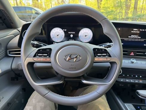 Certified 2023 Hyundai Elantra SEL w/ Convenience Package FWD image 18