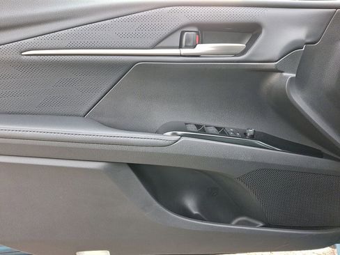 Used 2025 Toyota Camry XSE image 12