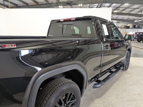 Used 2024 GMC Sierra 1500 Elevation w/ Preferred Package AWD/4WD image 3