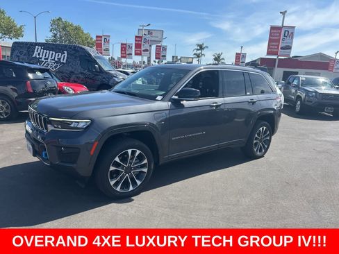 Used 2022 Jeep Grand Cherokee Overland w/ Luxury Tech Group IV image 3