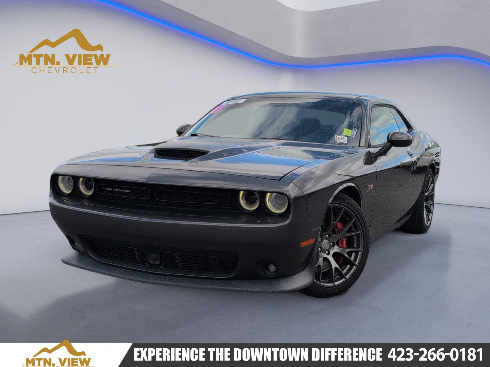 Used 2016 Dodge Challenger SRT w/ Technology Group RWD image 1