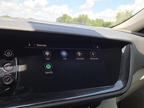 Used 2021 Buick Envision Essence FWD image 30