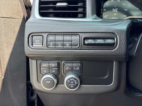 Used 2023 GMC Yukon Denali AWD/4WD image 27