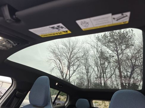 Certified 2025 Volvo EX30 Ultra image 40